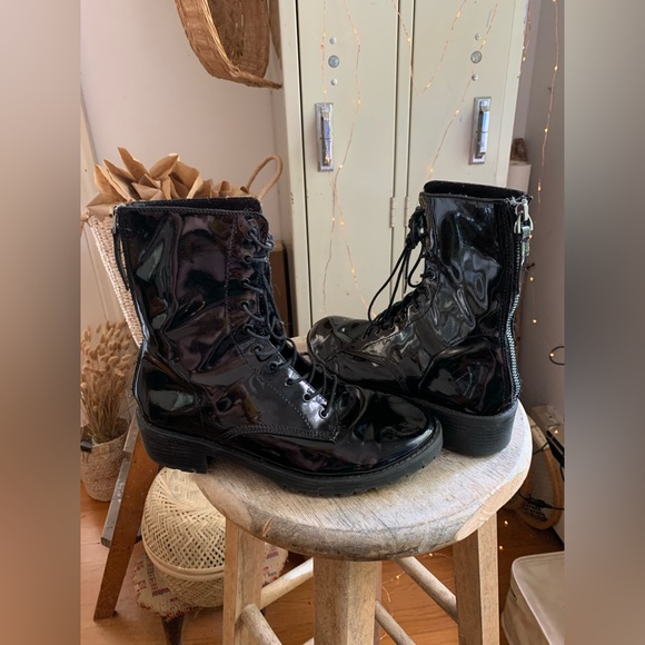 Lace Up Combat Boot - Picture 4 of 11